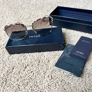 PRADA - Gradient Sunglasses SPR 52S